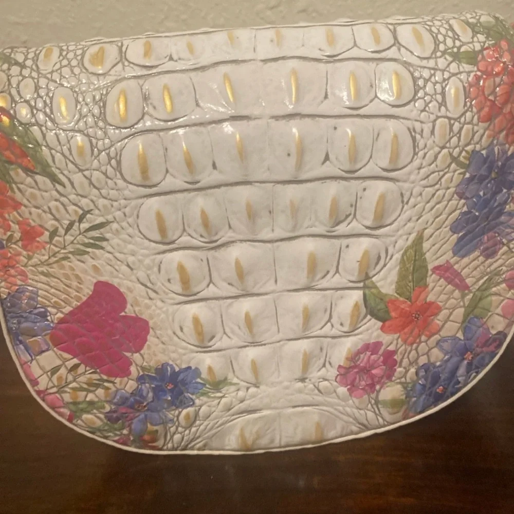 **SOLD** Brahmin Briar White and Pink Floral Crossbody Bag - Picture 4 of 7